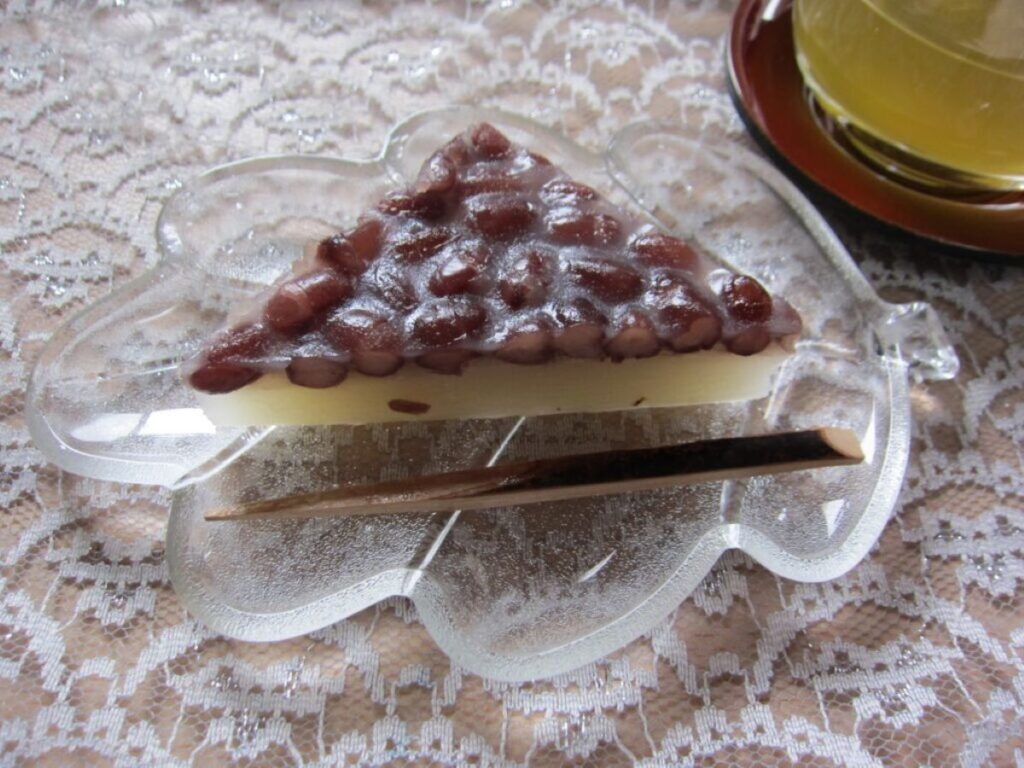 水無月 和菓子 三角形 小豆 ガラス皿