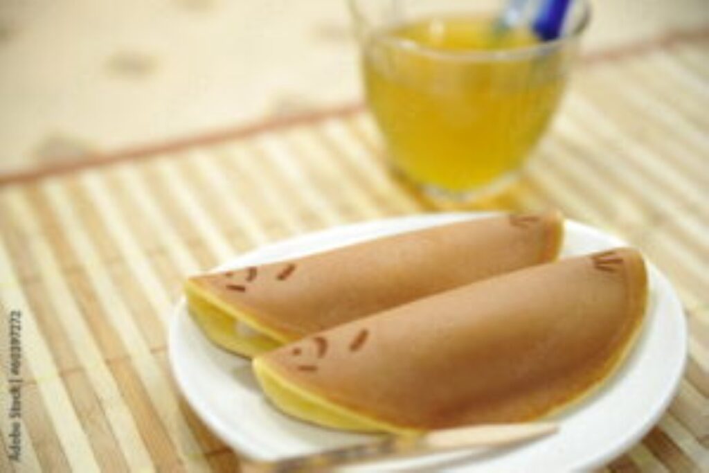 若鮎の和菓子（求肥入り）初夏を感じる和菓子